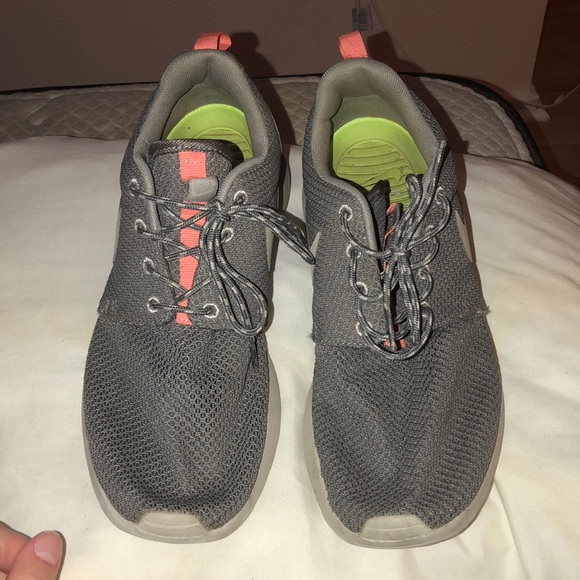 Grey Nike Roshes - Picture 2 of 4